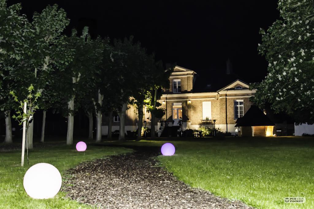 Chateau Des Lumieres Gite Et Gite Insolite Saint-Blimont Eksteriør bilde